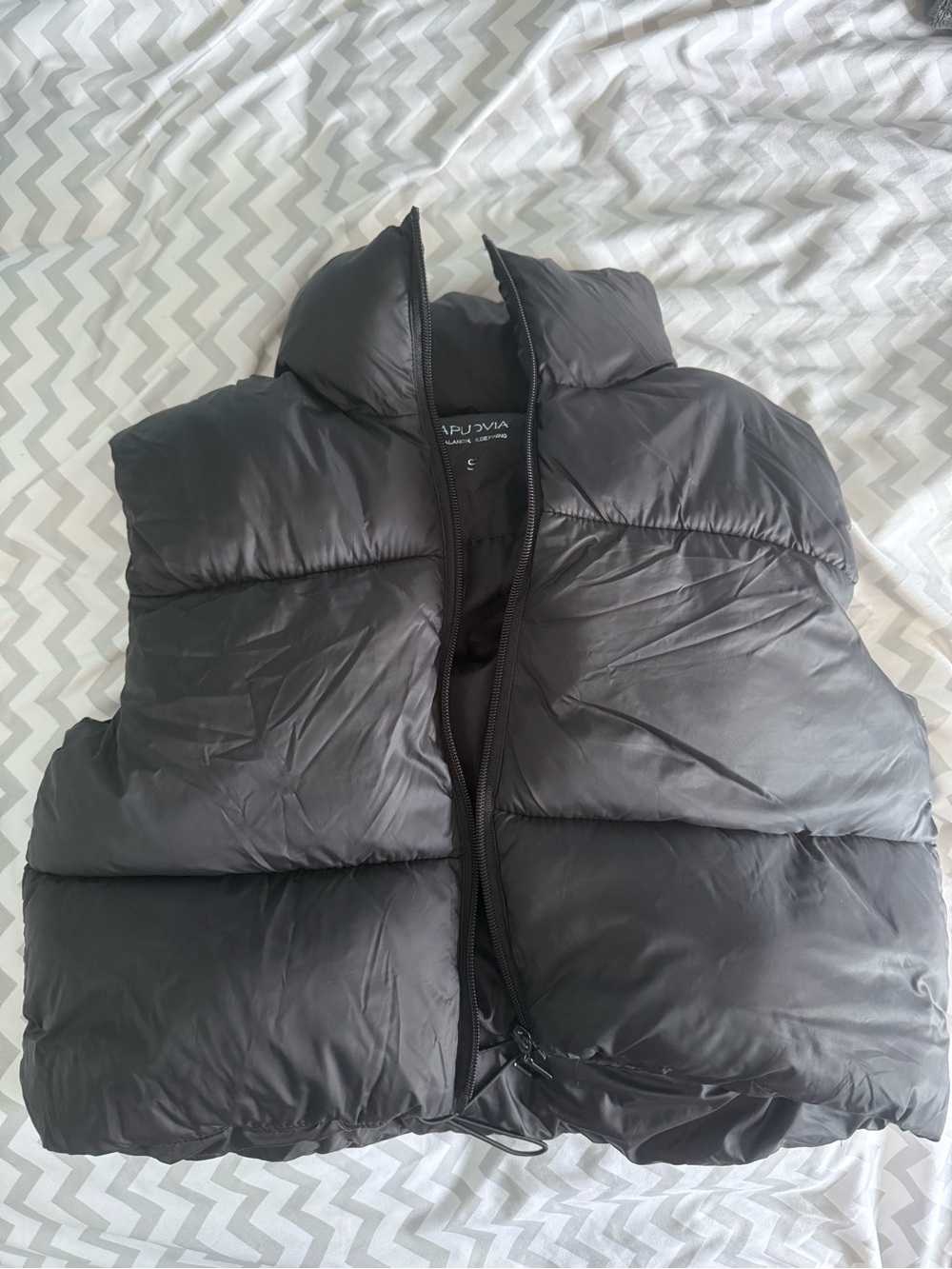Amazon Black Quilted Puffer Vest